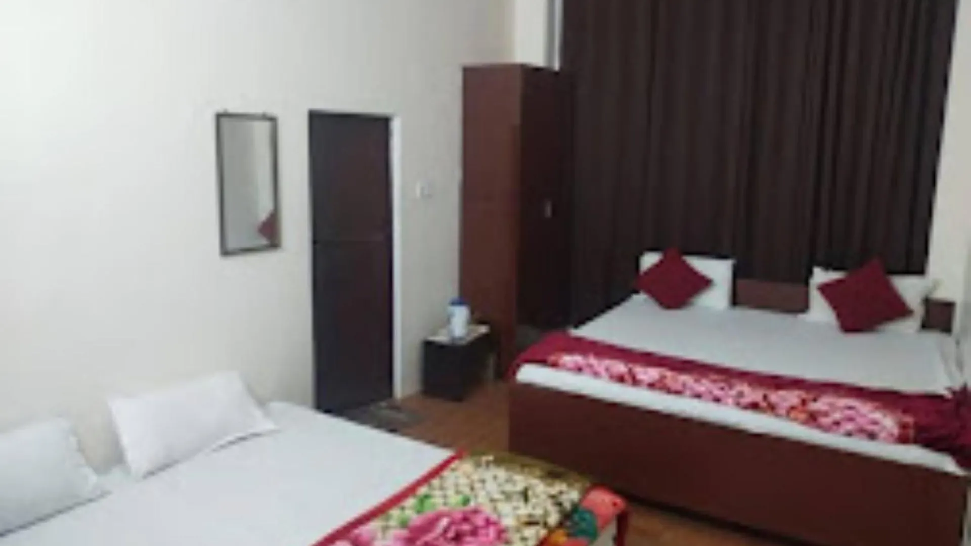 Goroomgo Varanasi Paradise Βαρανάσι