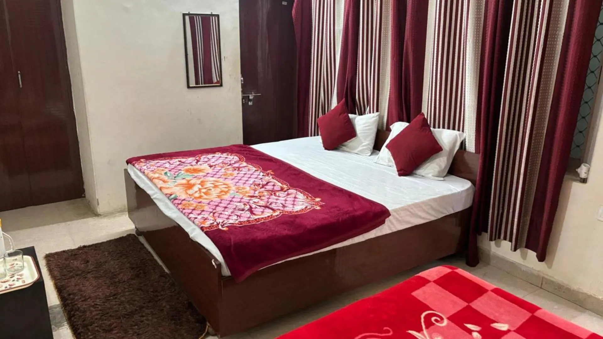 Ξενοδοχείο Goroomgo Varanasi Paradise Βαρανάσι